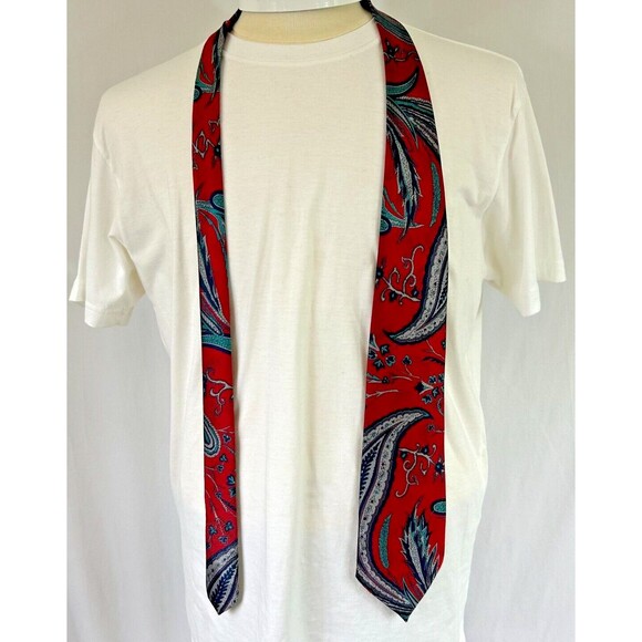 VINTAGE Wembley Neck Tie - Paisley - Red Blue Gray/Grey - Made in USA - Picture 4 of 6